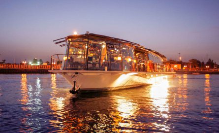 Fahrt auf einer Dhau mit Dinner