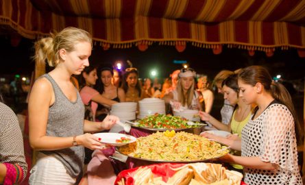 BBQ bei einer Safari in Dubais Wüste